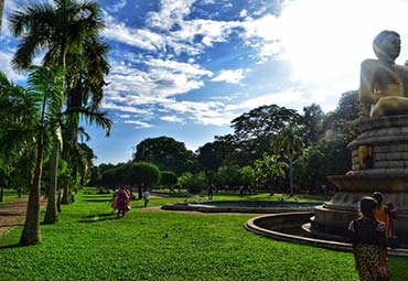 Viharamahadevi Park